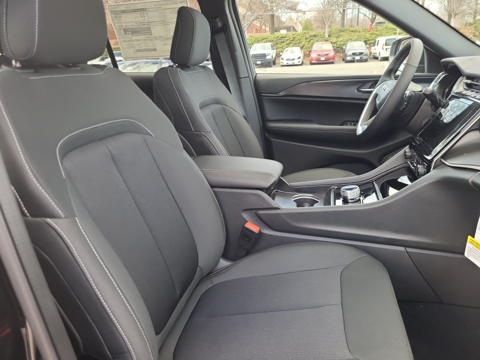 1C4RJHAG9SC356818 2025 Jeep Grand Cherokee Laredo X 4x4