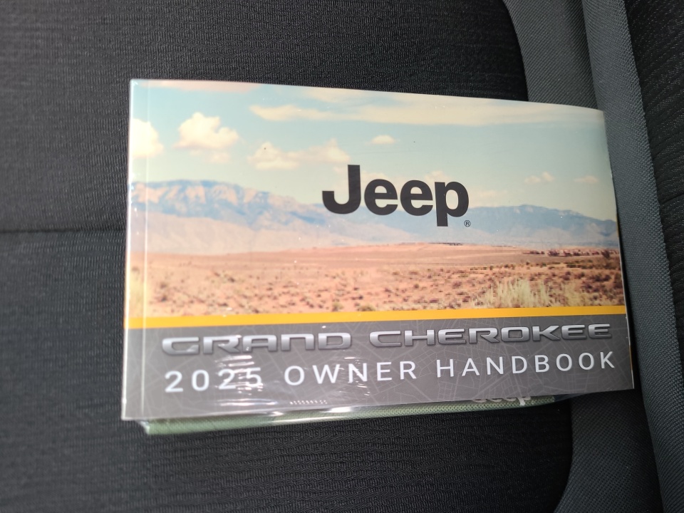 1C4RJHAG9SC356818 2025 Jeep Grand Cherokee Laredo X 4x4