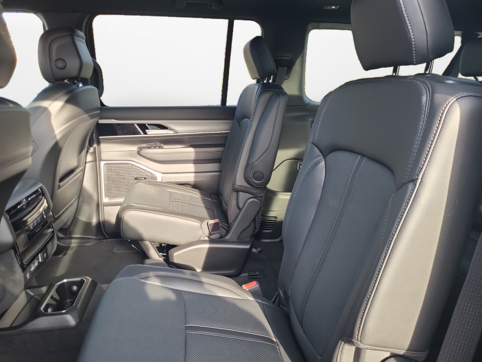 1C4SJSAP8TS168832 2026 Jeep Grand Wagoneer L 4x4