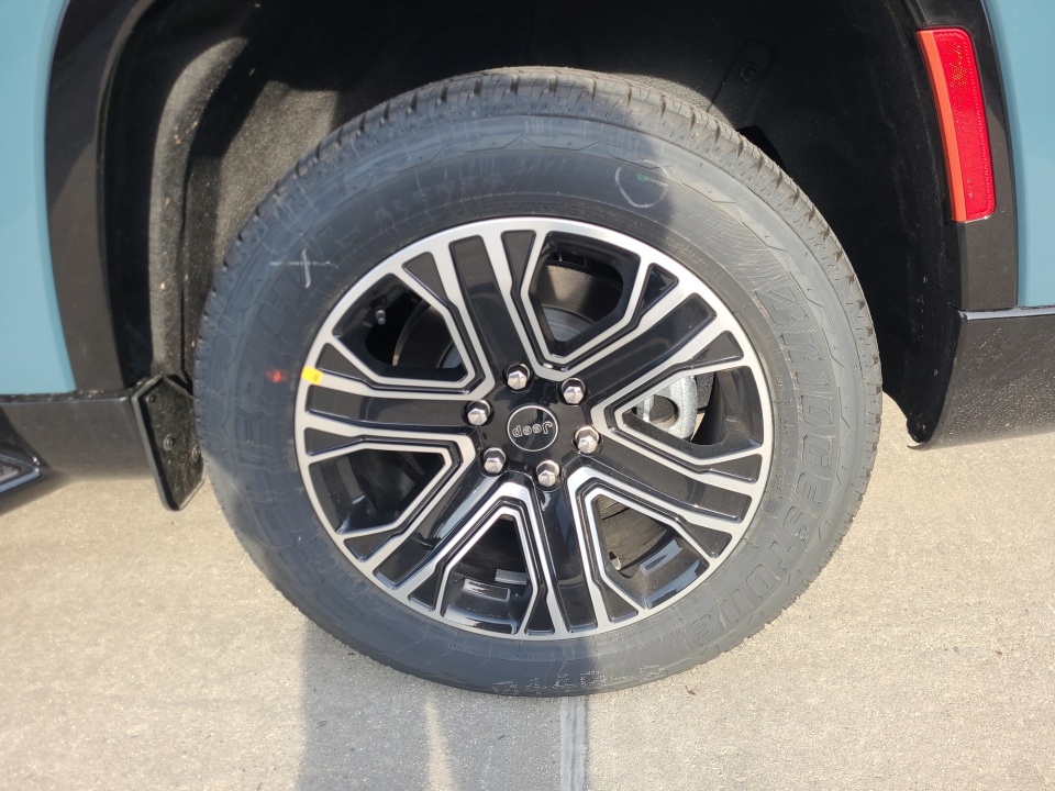 1C4SJSAP8TS168832 2026 Jeep Grand Wagoneer L 4x4