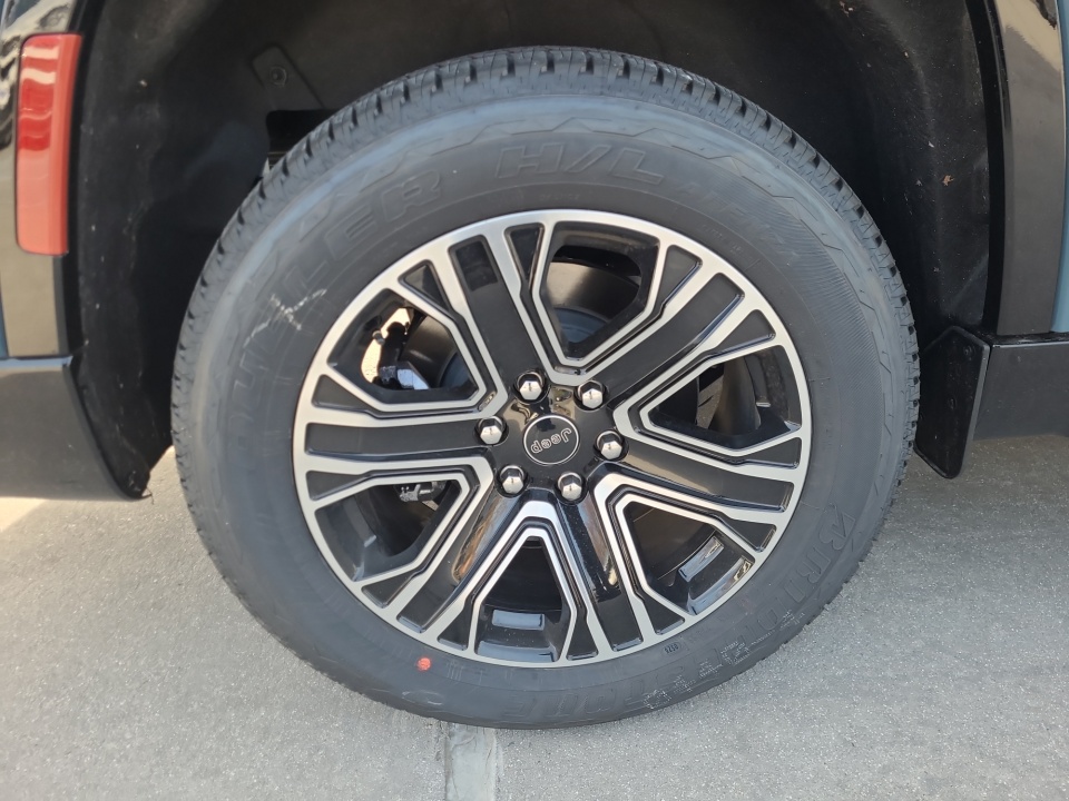 1C4SJSAP8TS168832 2026 Jeep Grand Wagoneer L 4x4