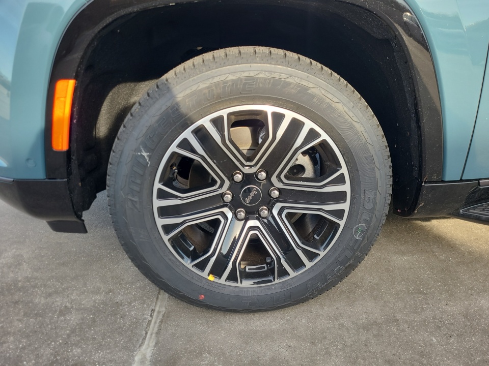 1C4SJSAP8TS168832 2026 Jeep Grand Wagoneer L 4x4