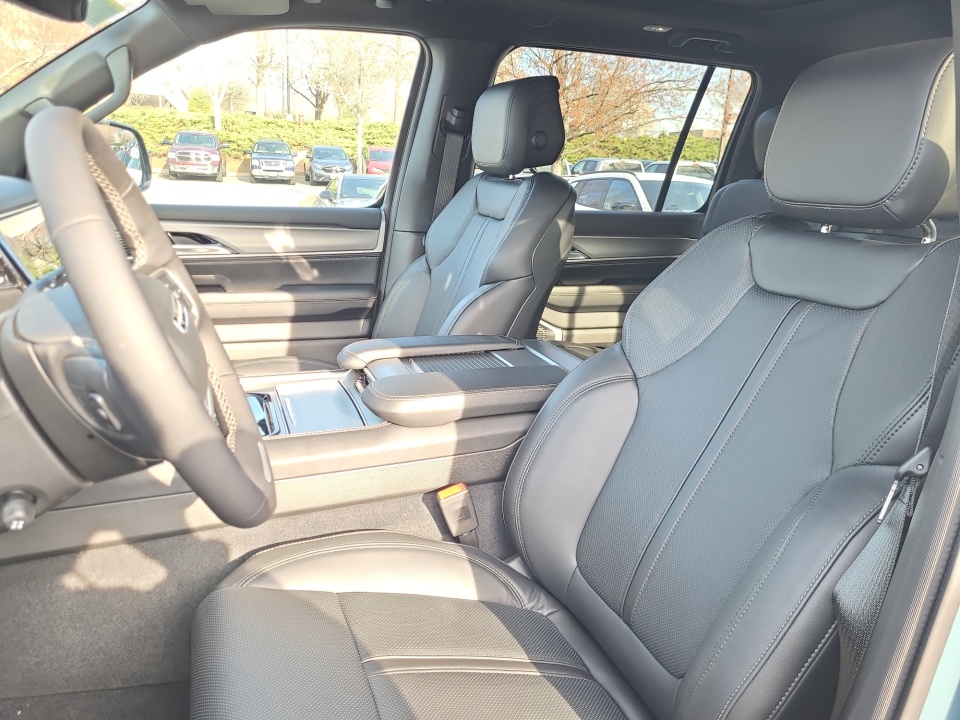 1C4SJSAP8TS168832 2026 Jeep Grand Wagoneer L 4x4