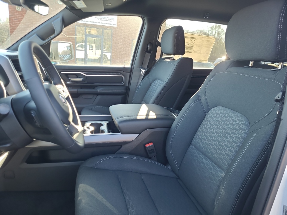 1C6SRFFT2TN305579 2026 Ram 1500 Big Horn Crew Cab 4x4 5'7" Box