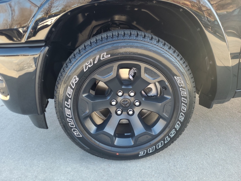 1C6SRFFT5TN186913 2026 Ram 1500 Big Horn Crew Cab 4x4 5'7" Box