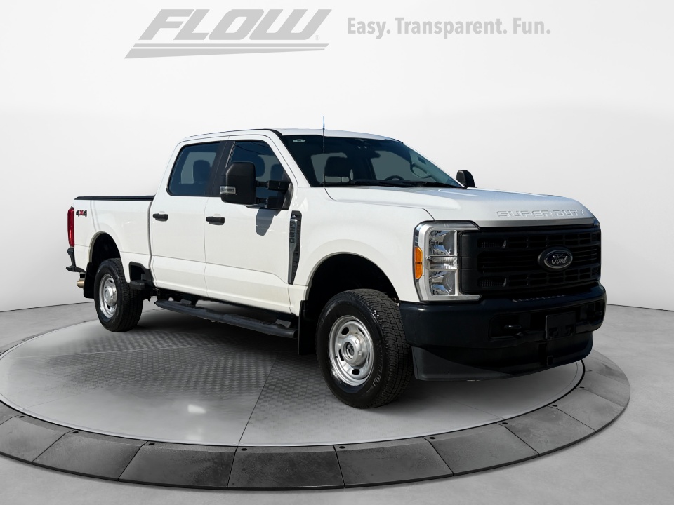 White 2023 Ford F-350 Super Duty XL Crew Cab 4WD Pickup Truck Four-Wheel Drive Automatic