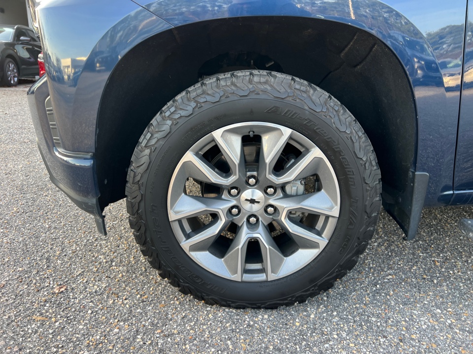 1GCUYEED8MZ274731 2021 Chevrolet Silverado 1500 4WD Crew Cab Short Bed RST