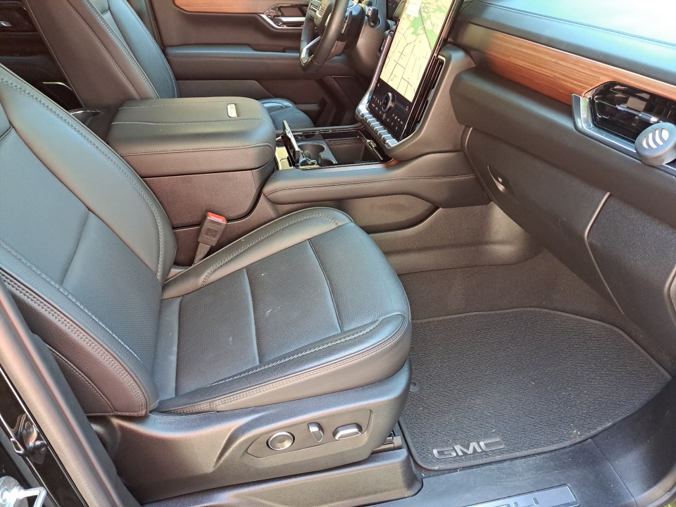 Used 2025 GMC Yukon SUV