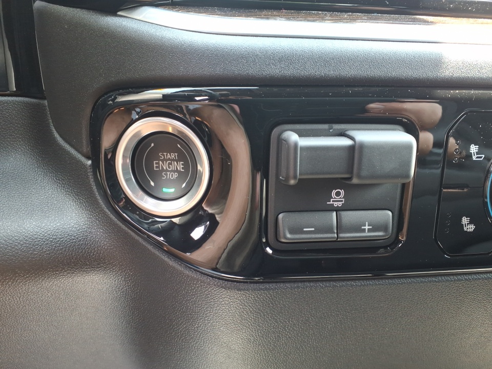 1GT5UME74SF305444 2025 GMC Sierra 2500HD 4WD Double Cab Standard Bed SLE