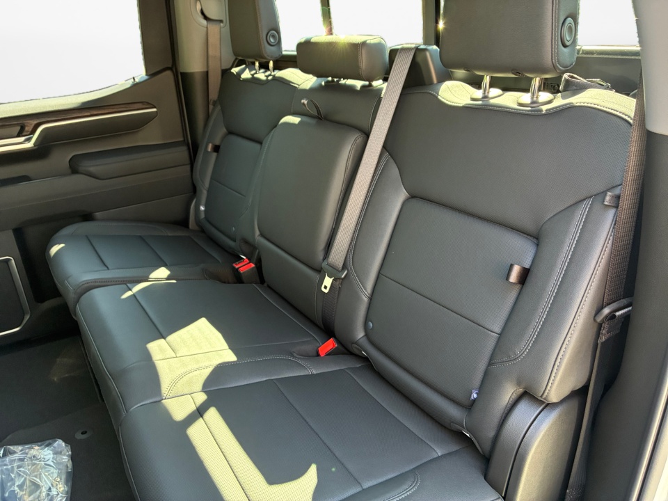 1GTUUDED1TZ481515 2026 GMC Sierra 1500 SLT