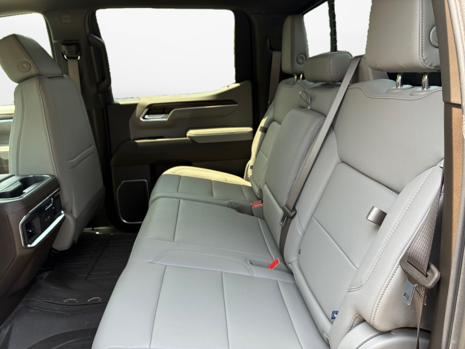 1GTUUDED2TZ406810 2026 GMC Sierra 1500 SLT