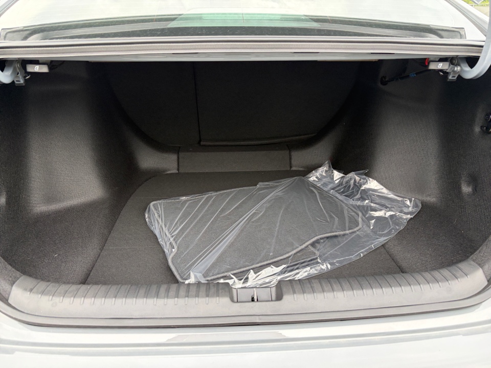 1HGCY2F85TA015303 2026 Honda Accord Hybrid Touring