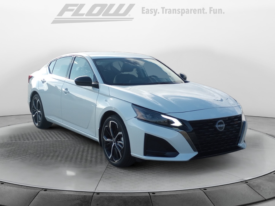 new 2025 Nissan Altima SR FWD