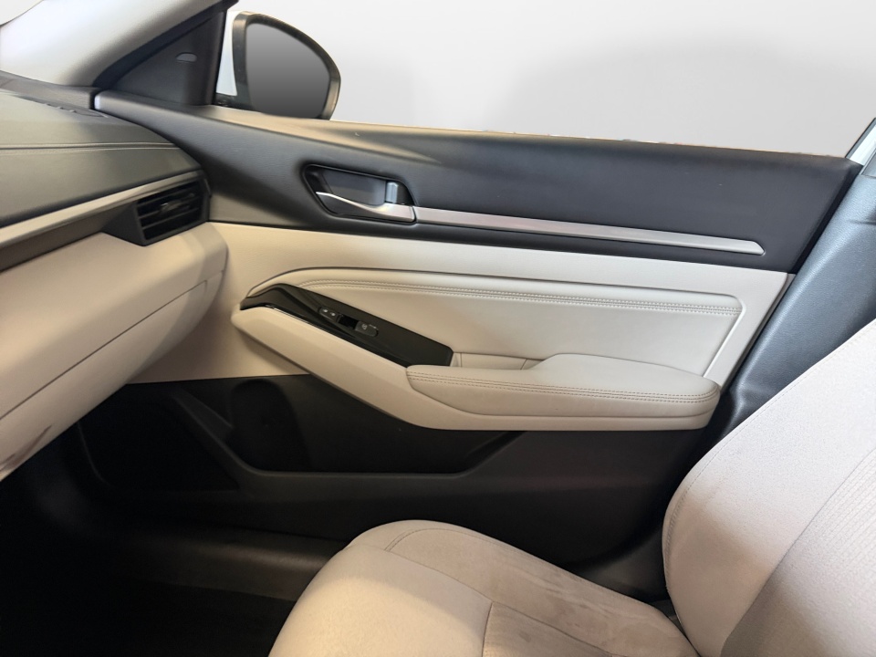 Used 2020 Nissan Altima Sedan