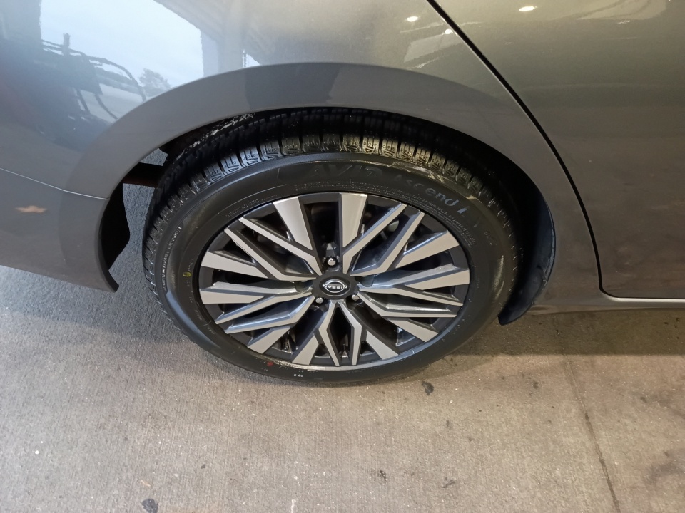 Used 2025 Nissan Altima Sedan