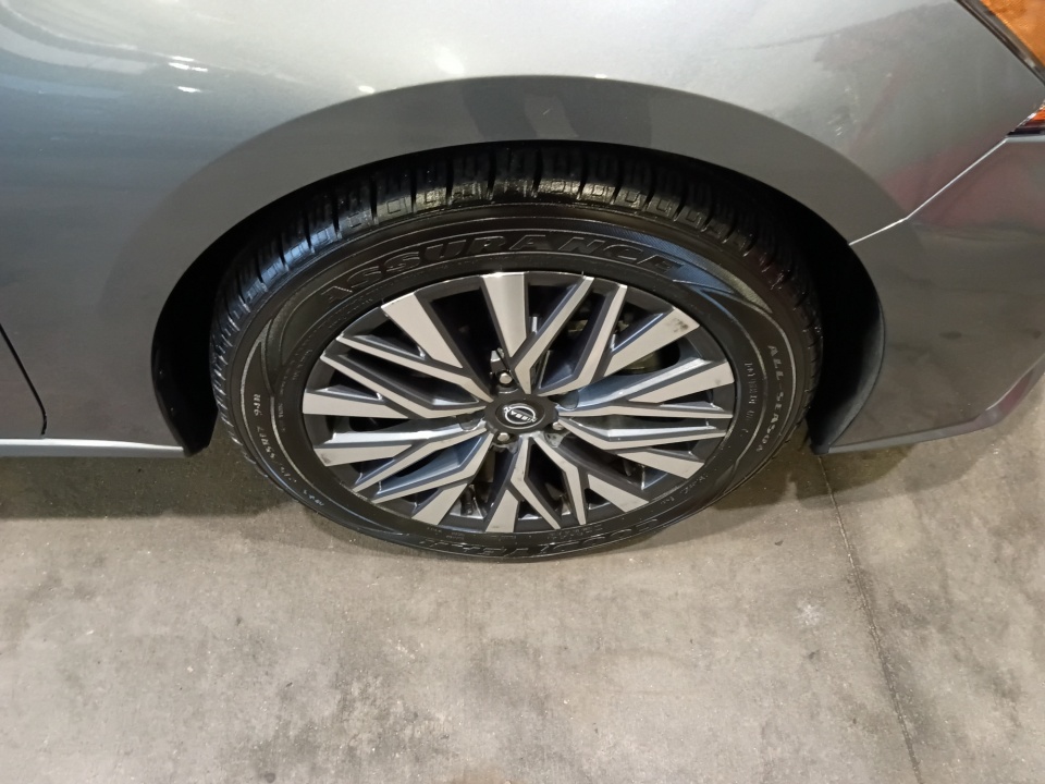 Used 2025 Nissan Altima Sedan