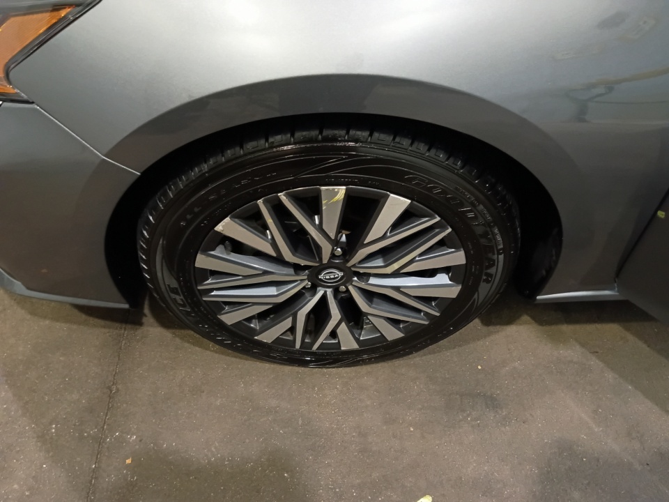 Used 2025 Nissan Altima Sedan