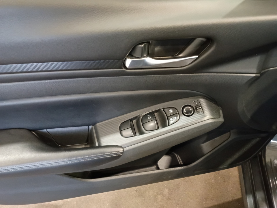 Used 2025 Nissan Altima Sedan