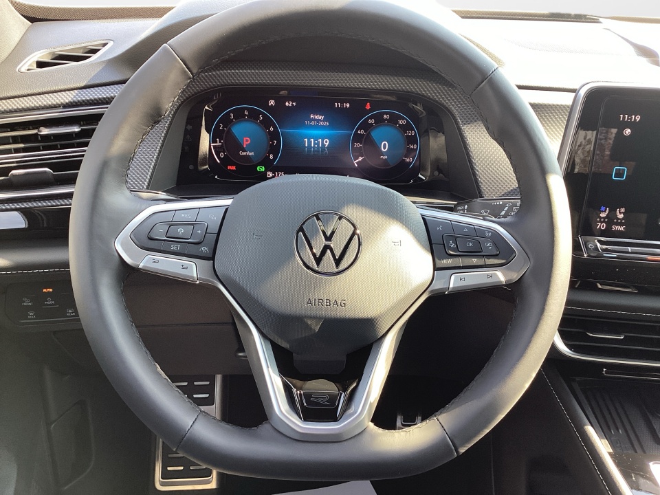 1V2AC2CA0TC210238 2026 Volkswagen Atlas Cross Sport 2.0T SEL R-Line Black