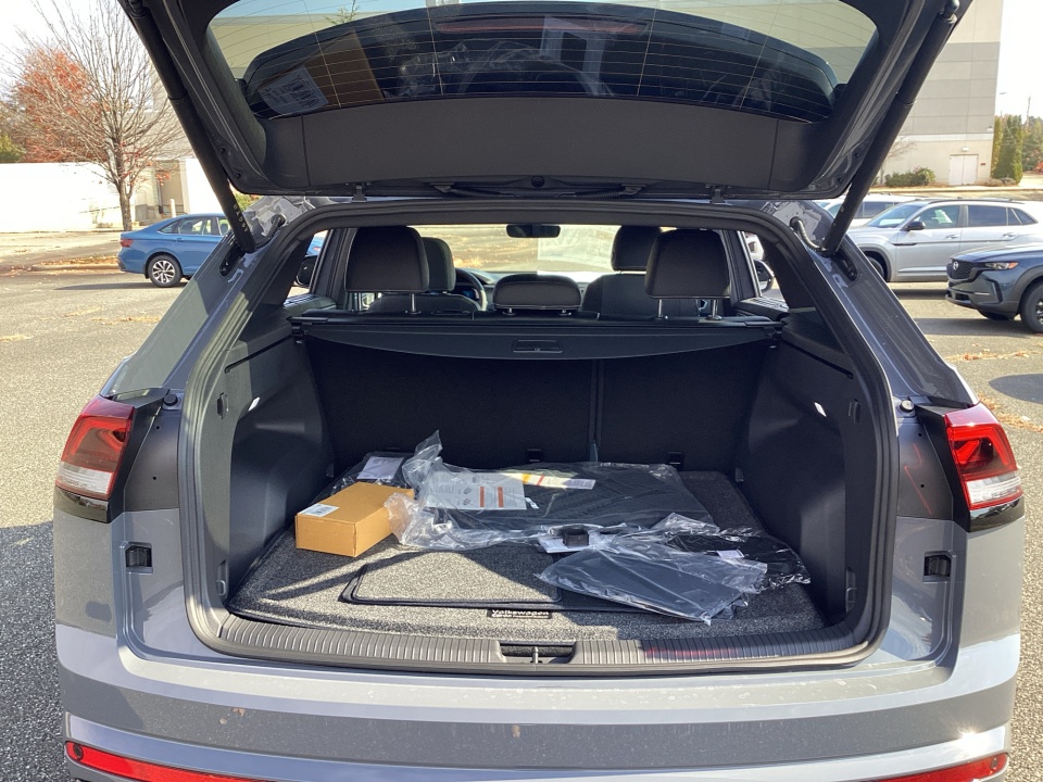 1V2AC2CA0TC210238 2026 Volkswagen Atlas Cross Sport 2.0T SEL R-Line Black