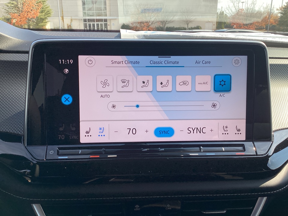 1V2AC2CA0TC210238 2026 Volkswagen Atlas Cross Sport 2.0T SEL R-Line Black