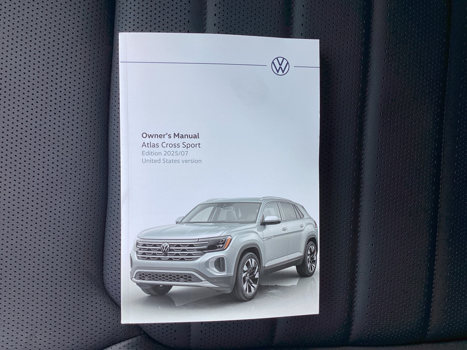 1V2AC2CA0TC210238 2026 Volkswagen Atlas Cross Sport 2.0T SEL R-Line Black