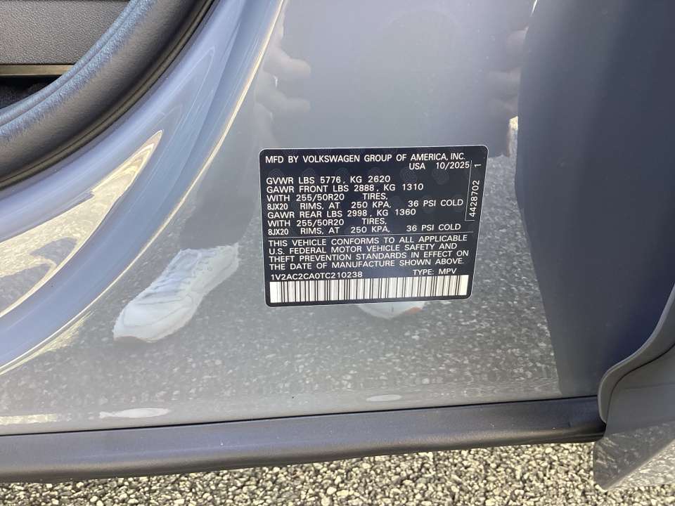 1V2AC2CA0TC210238 2026 Volkswagen Atlas Cross Sport 2.0T SEL R-Line Black