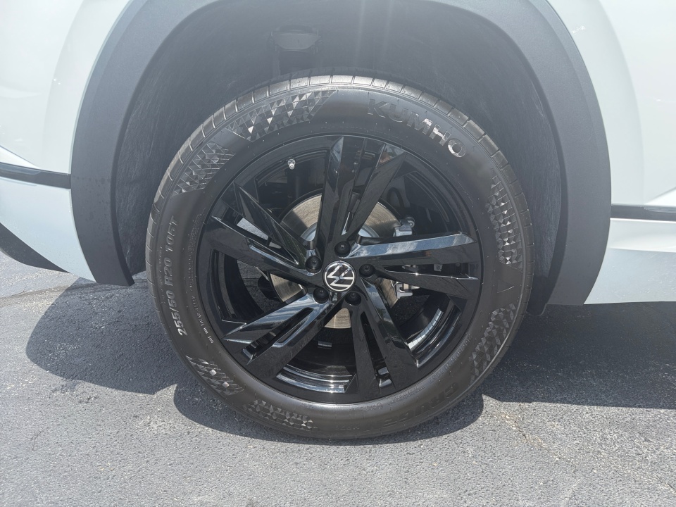 1V2AC2CA2TC234010 2026 Volkswagen Atlas Cross Sport 2.0T SEL R-Line Black