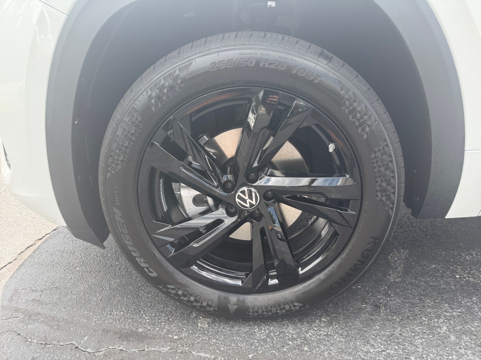 1V2AC2CA2TC234010 2026 Volkswagen Atlas Cross Sport 2.0T SEL R-Line Black