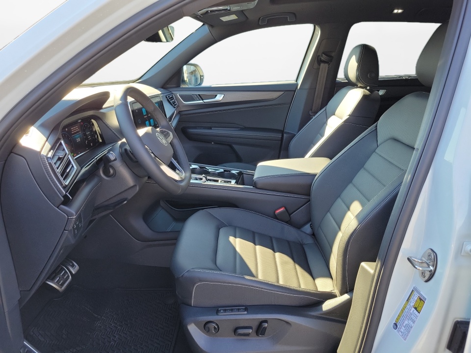 1V2AC2CA5TC216200 2026 Volkswagen Atlas Cross Sport SEL R-Line Black