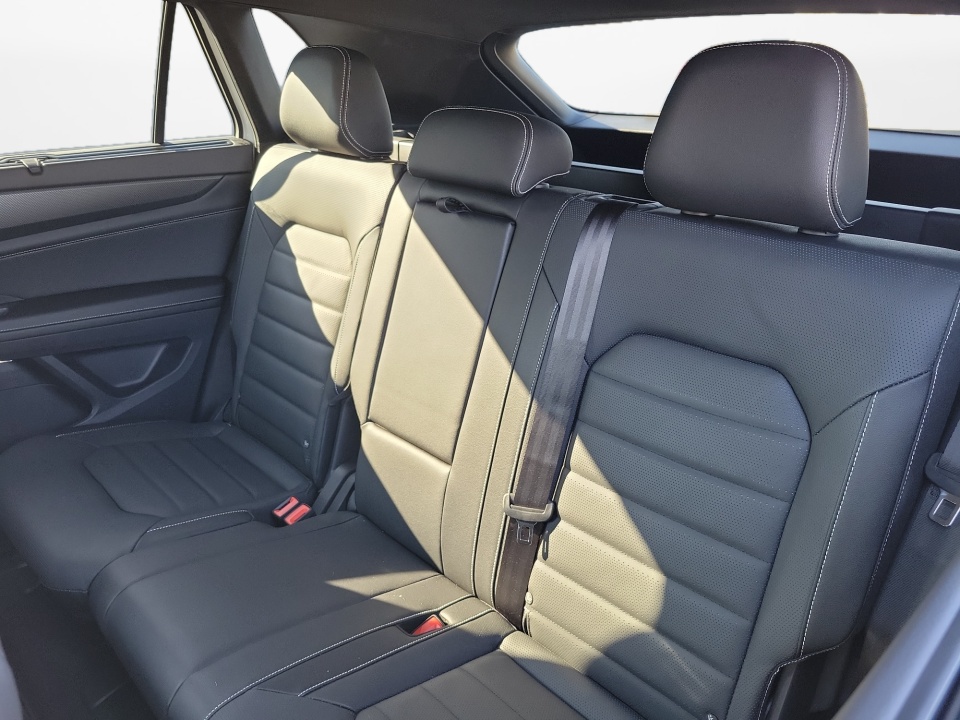 1V2AC2CA5TC216200 2026 Volkswagen Atlas Cross Sport SEL R-Line Black