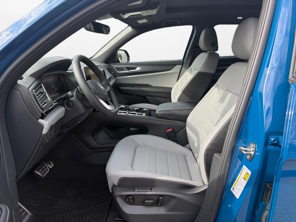 1V2AC2CA6TC216335 2026 Volkswagen Atlas Cross Sport SEL R-Line Black