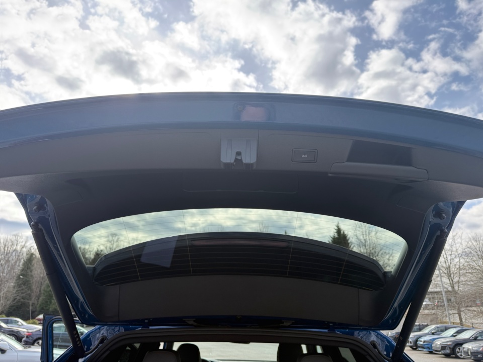 1V2AC2CA6TC216335 2026 Volkswagen Atlas Cross Sport SEL R-Line Black