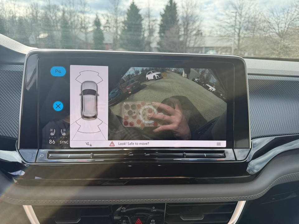 1V2AC2CA6TC216335 2026 Volkswagen Atlas Cross Sport SEL R-Line Black