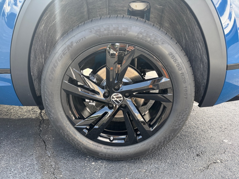 1V2AC2CA6TC230042 2026 Volkswagen Atlas Cross Sport SEL R-Line Black