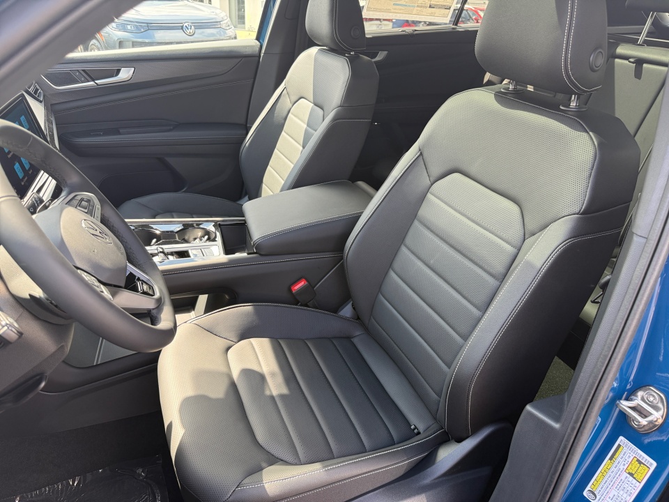 1V2AC2CA6TC230042 2026 Volkswagen Atlas Cross Sport SEL R-Line Black