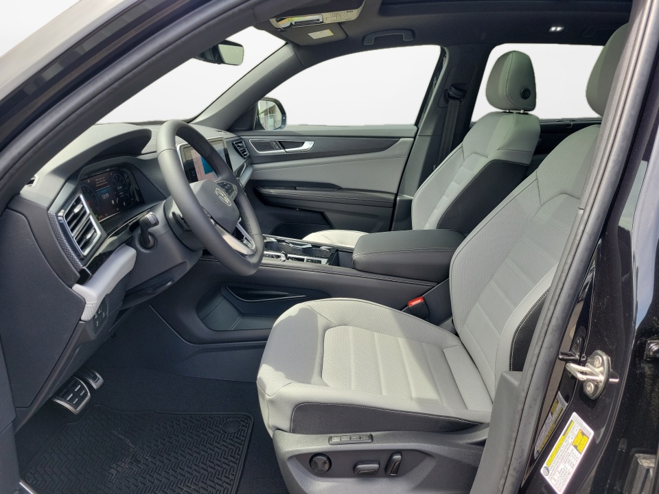 1V2AC2CA7TC225481 2026 Volkswagen Atlas Cross Sport SEL R-Line Black