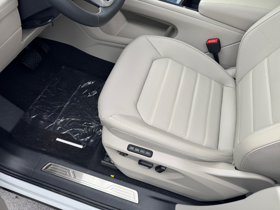 1V2BN2CA0TC534983 2026 Volkswagen Atlas SEL