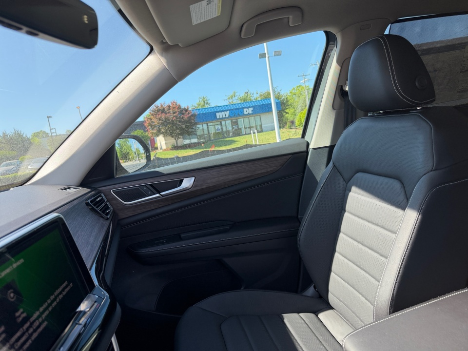 1V2BN2CA5TC558261 2026 Volkswagen Atlas SEL