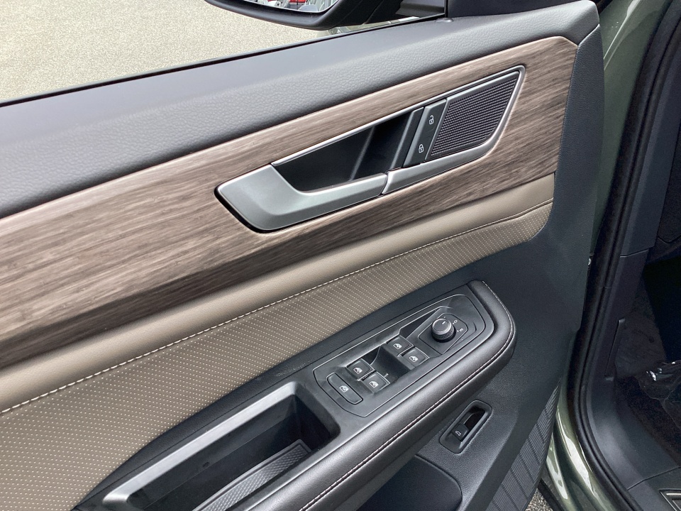 1V2BN2CA9TC559395 2026 Volkswagen Atlas SEL