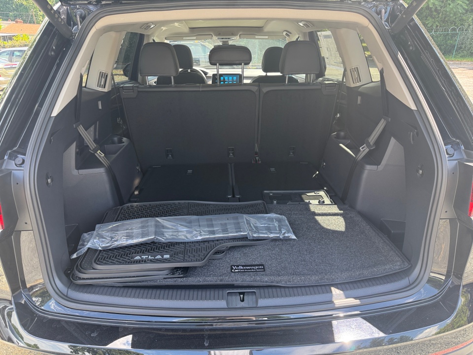 1V2BN2CA9TC583051 2026 Volkswagen Atlas SEL