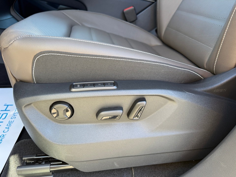 1V2BN2CAXTC534215 2026 Volkswagen Atlas SEL