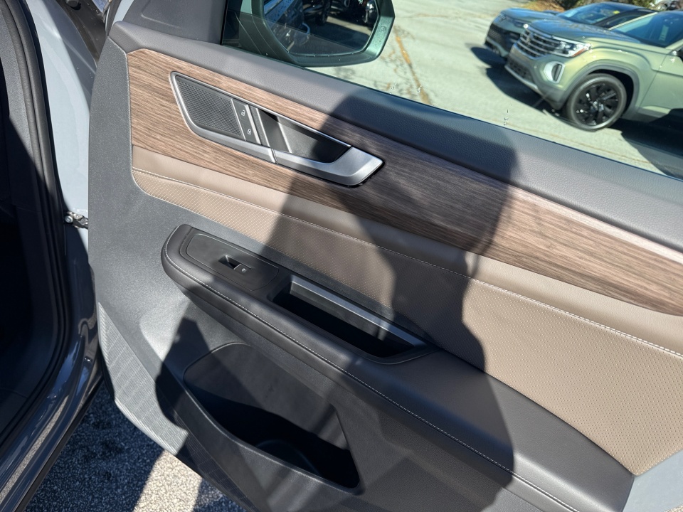 1V2BN2CAXTC534215 2026 Volkswagen Atlas SEL