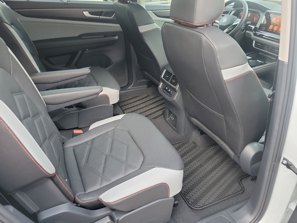 1V2CN2CA8TC557528 2026 Volkswagen Atlas Peak Edition