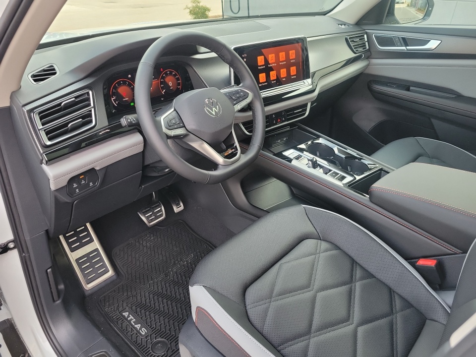 1V2CN2CA8TC557528 2026 Volkswagen Atlas Peak Edition