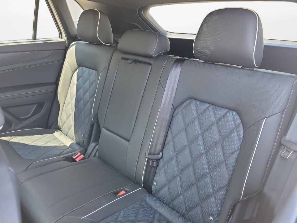 1V2FC2CA3TC243465 2026 Volkswagen Atlas Cross Sport 2.0T SEL Premium R-Line