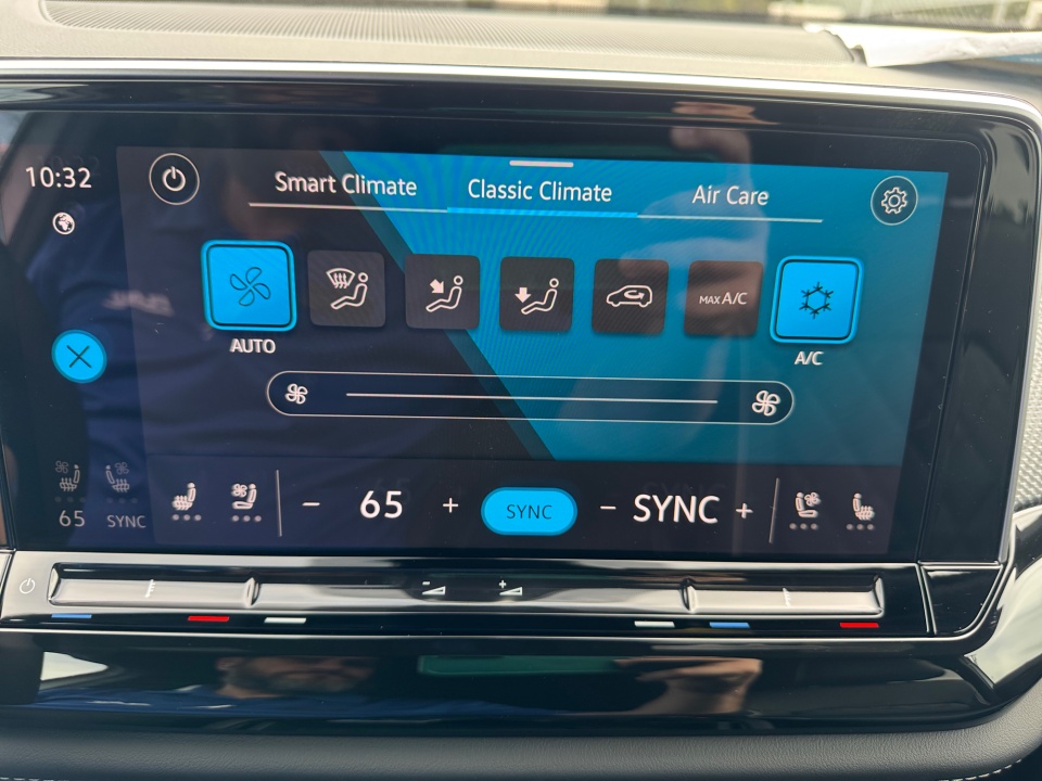 1V2FC2CAXTC204405 2026 Volkswagen Atlas Cross Sport 2.0T SEL Premium R-Line