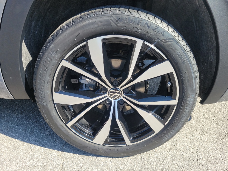 1V2FN2CA3TC572483 2026 Volkswagen Atlas SEL Premium R-Line