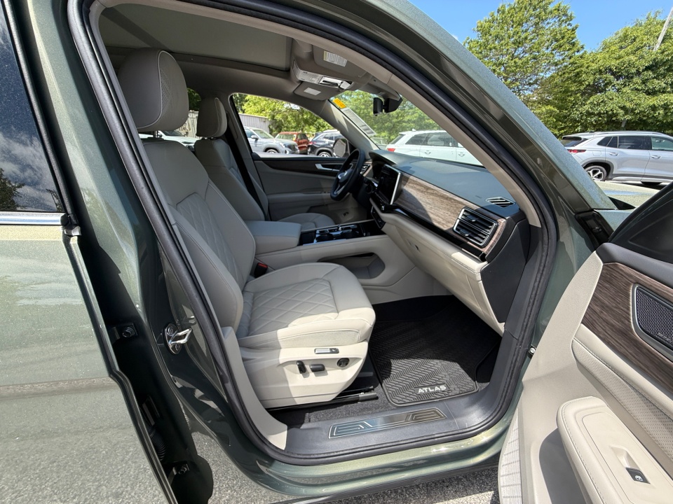 1V2FN2CA3TC575156 2026 Volkswagen Atlas SEL Premium R-Line