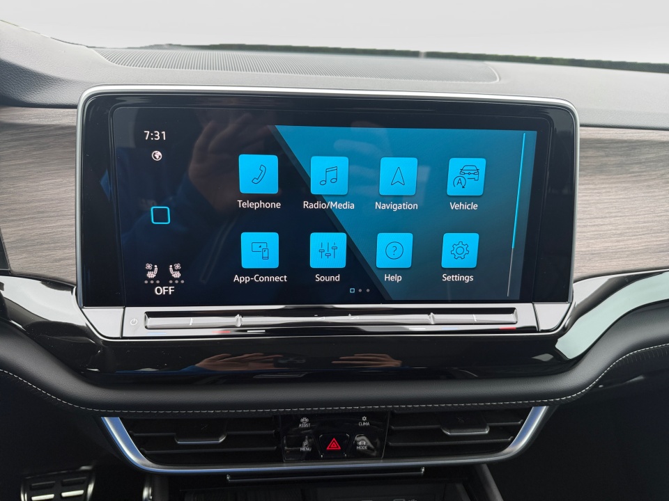 1V2FN2CA7TC568131 2026 Volkswagen Atlas SEL Premium R-Line